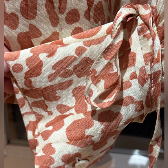 EUC Reiss Calla Animal print blouse. Size 8 - Picture 9 of 12